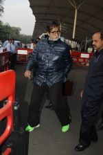 Amitabh Bachchan snapped at airport on 8th Jan 2016